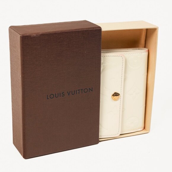 Louis Vuitton Ludlow Perle Monogram Vernis Compact Wallet - Picture 9 of 9